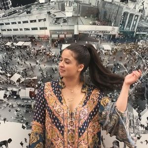 Meet your Posher, Eva